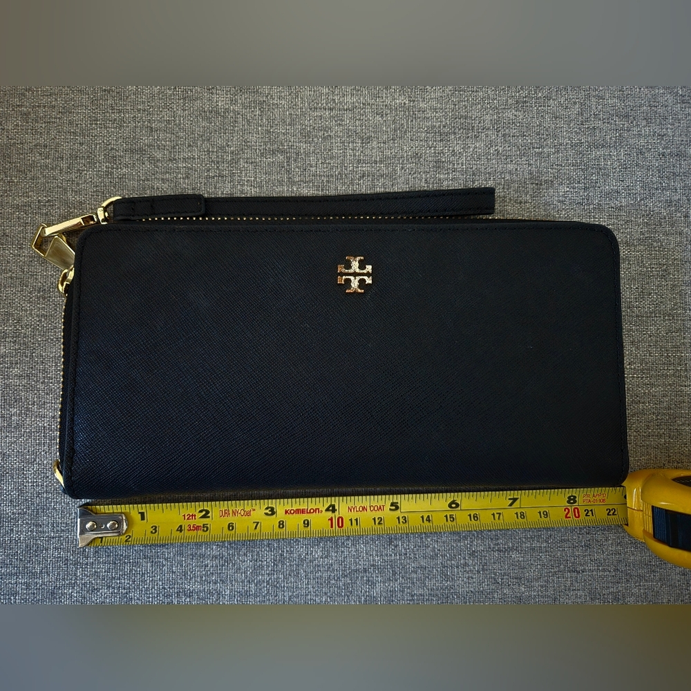 Tory Burch Robinson Zip Wallet Black Saffiano Leather Continental Wristlet - Picture 8 of 8